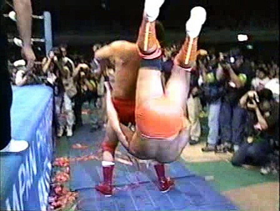 Kenta Kobashi vs Akira Taue 11/09/98