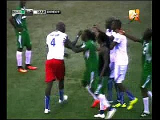 Bagarre entre Mbalaxman et rappeurs