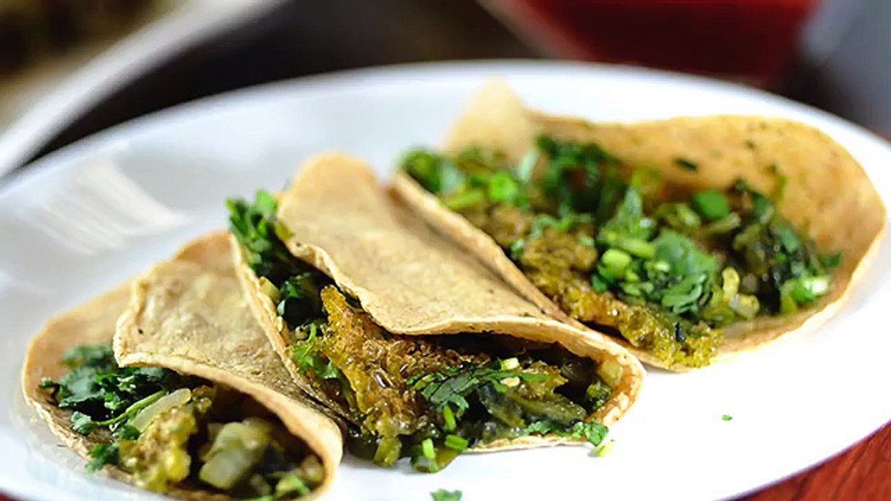 Mira cómo preparar tacos de chicharrón