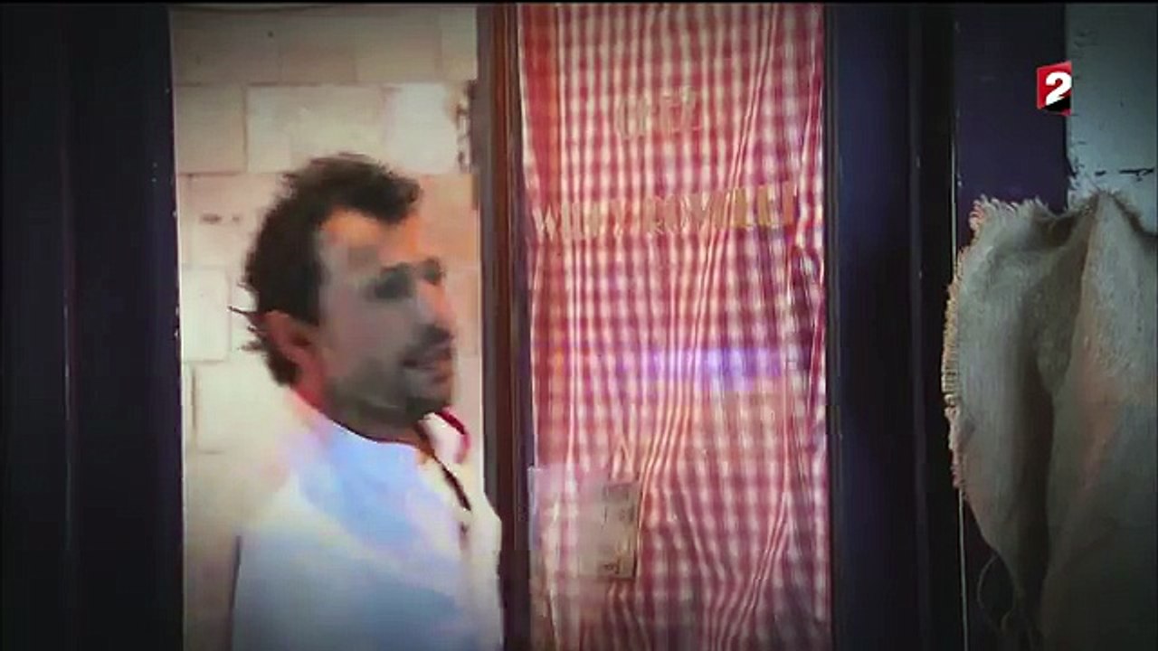 Fort Boyard 2016-Introduction de l'émission 3 chez Willy Roveli.