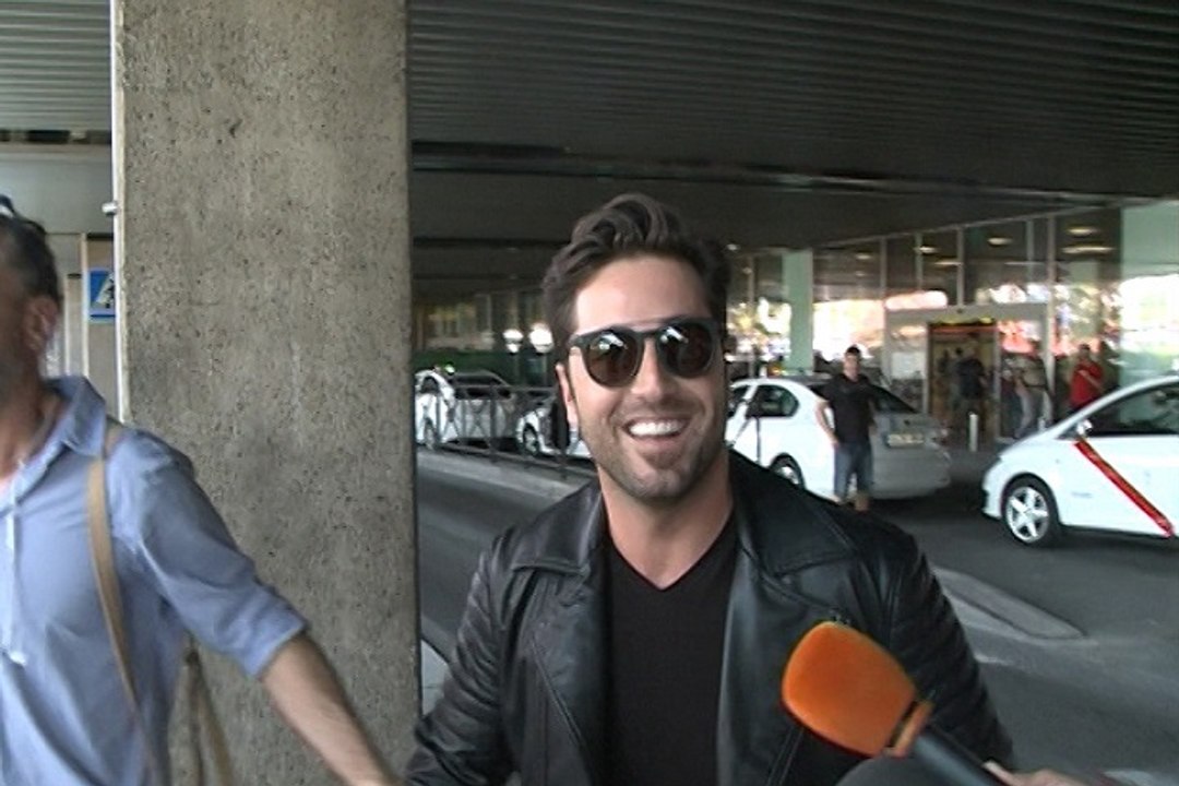 David Bustamante vuelve a casa despues de su gira en México