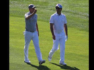 PGA Championship 2016  Jordan Spieth signs ball after hitting fan during round