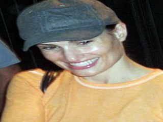 Grammy-winner Idina Menzel cast in Beaches remake in Bette Midler’s CC Bloom role