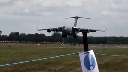 Short Landing - Boeing C-17 Globemaster III Vs Airbus A400M