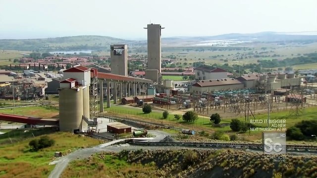 Full Documentary - South African Mines Rich In Gold - National Geographic Factories_5