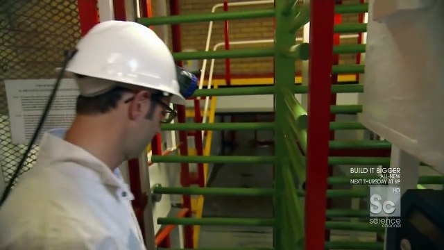 Full Documentary - South African Mines Rich In Gold - National Geographic Factories_7