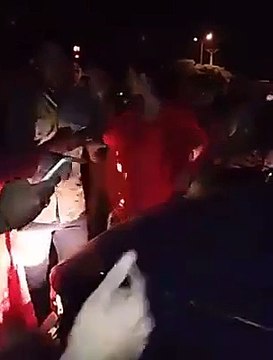 پولیس والے کا لڑکی کو چھیڑنے پر حال