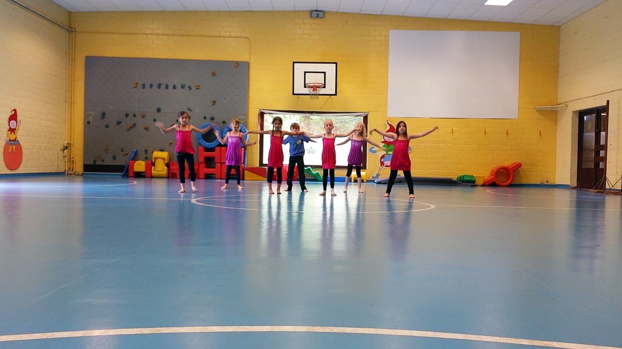 groupe des petits juillet 3e semaine danse n°1