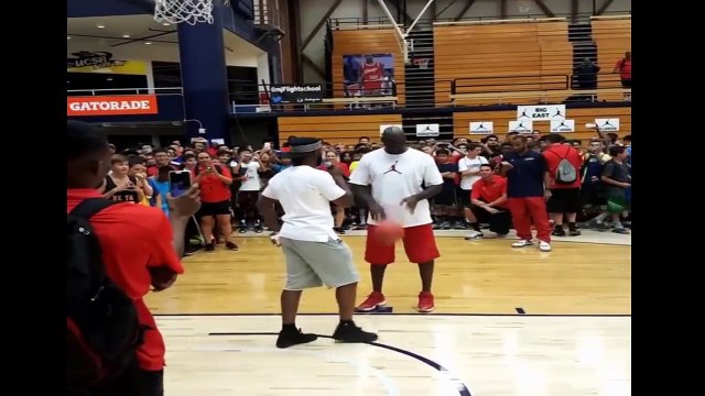 Défié par Chris Paul, Michael Jordan enchaîne les paniers !