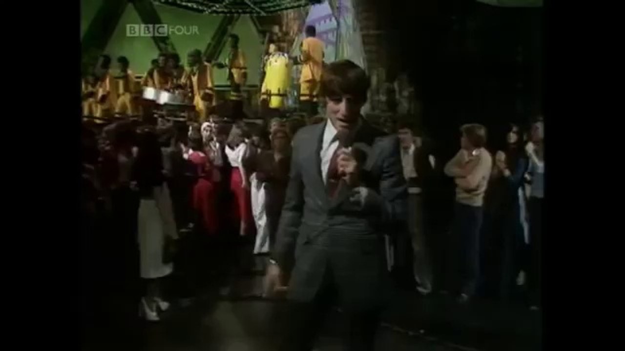 Legs & Co Ma Na Ma Na  Piero Ulimani (TOTP May 12 1977)