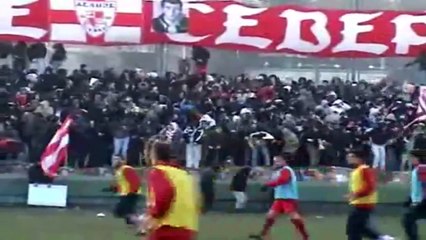 Delije - gadjanje grudvama