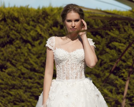 Üç Boyutlu Dantelli Gelinlik Modelleri, 3D Çiçekli Gelinlikler, Üç Boyutlu Gelinlik Satan Mağazalar,Nova Bella Nişantaşı