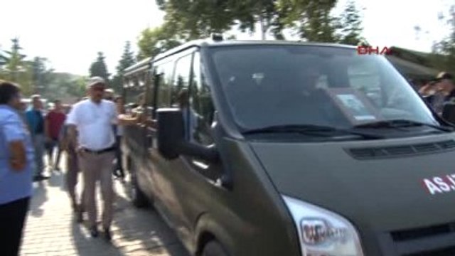 Adana Şehit Eşini Asker Selamıyla Uğurladı