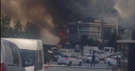 İstanbul'da Korkutan Yangın! Alevler Gece Kulübüne Sıçradı