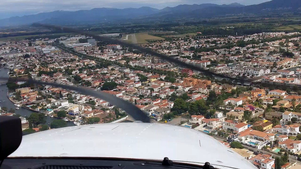 Atterrissage à Ampuriabrava piste 35