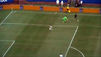 Kiko Casilla Almost Concedes A Goal After Running Outside Of The Penalty Area vs Chelsea!