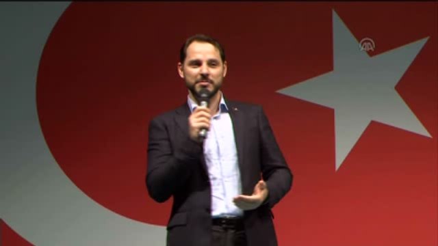 Berat Albayrak, Kısıklı'da Demokrasi Nöbetindeki Vatandaşlarla Bir Araya Geldi (4)