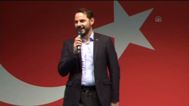 Berat Albayrak, Kısıklı'da Demokrasi Nöbetindeki Vatandaşlarla Bir Araya Geldi (1)