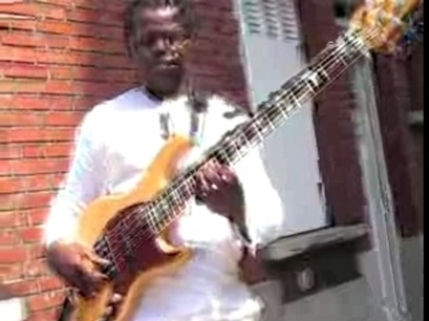 Bisou Bass, Solo Makossa (Cameroun)