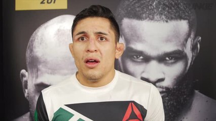 Erik Perez throws caution to wind, gets win over tough Francisco Rivera