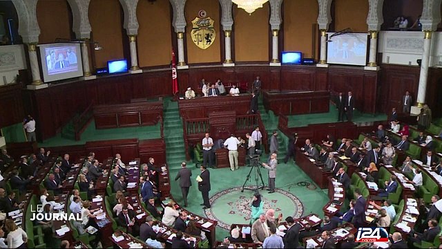 Le Parlement tunisien retire la confiance au gouvernement de Habib Essid