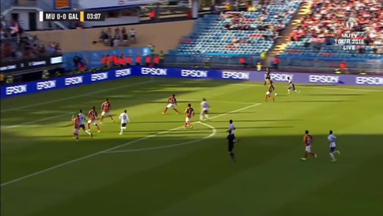 Zlatan Ibrahimovic marque un but magique  pour son premier match avec Manchester United !