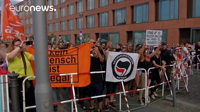 Merkel mellett és ellen is tüntettek Berlinben