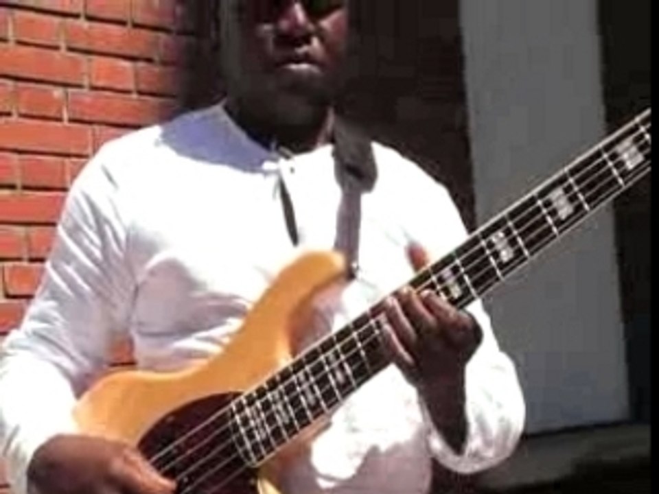 Bisou Bass, Soukouss 5 Cordes (CAMEROUN)