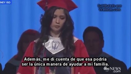 La mejor alumna de su clase revela un profundo secreto en su graduación ¡Te sorprenderás!