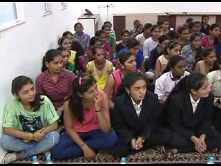 Gandhinagar School girls meeting with Gujarat CM