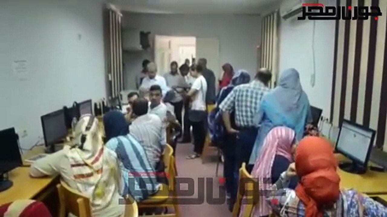 10 آلاف طالب سجلوا رغباتهم فى مكاتب التنسيق  الالكتروني بجامعة أسيوط