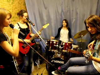 Эй, ты там, на том берегу