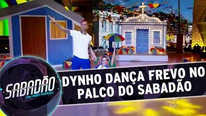 Dynho dança frevo no palco do sabadão