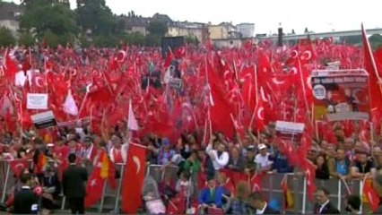 Darbeye Karşı Demokrasi Mitingi Köln'de Başladı....