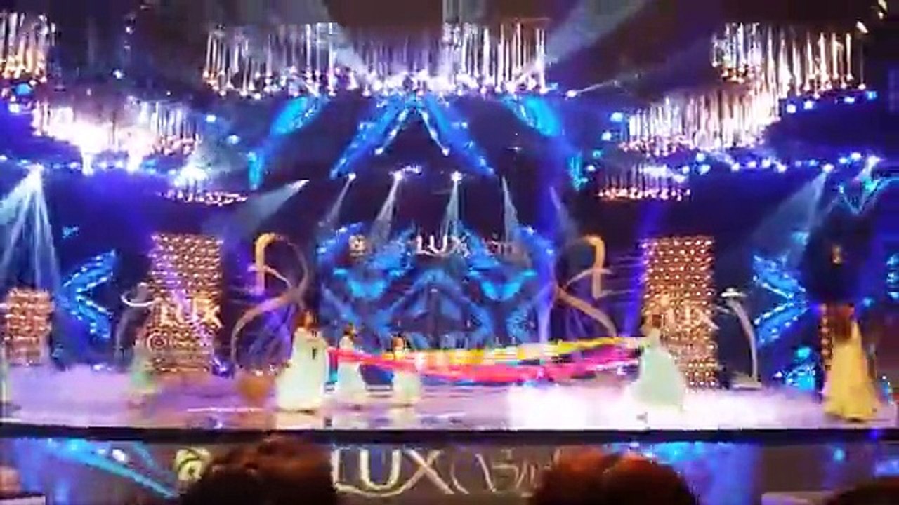 Mahira Khan’s Suberb Dance Performance at Lux Style Awards 2016