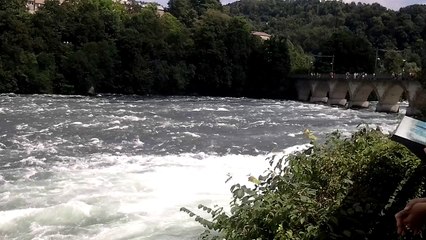 20160716_144658 chutes du Rhin en Suisse