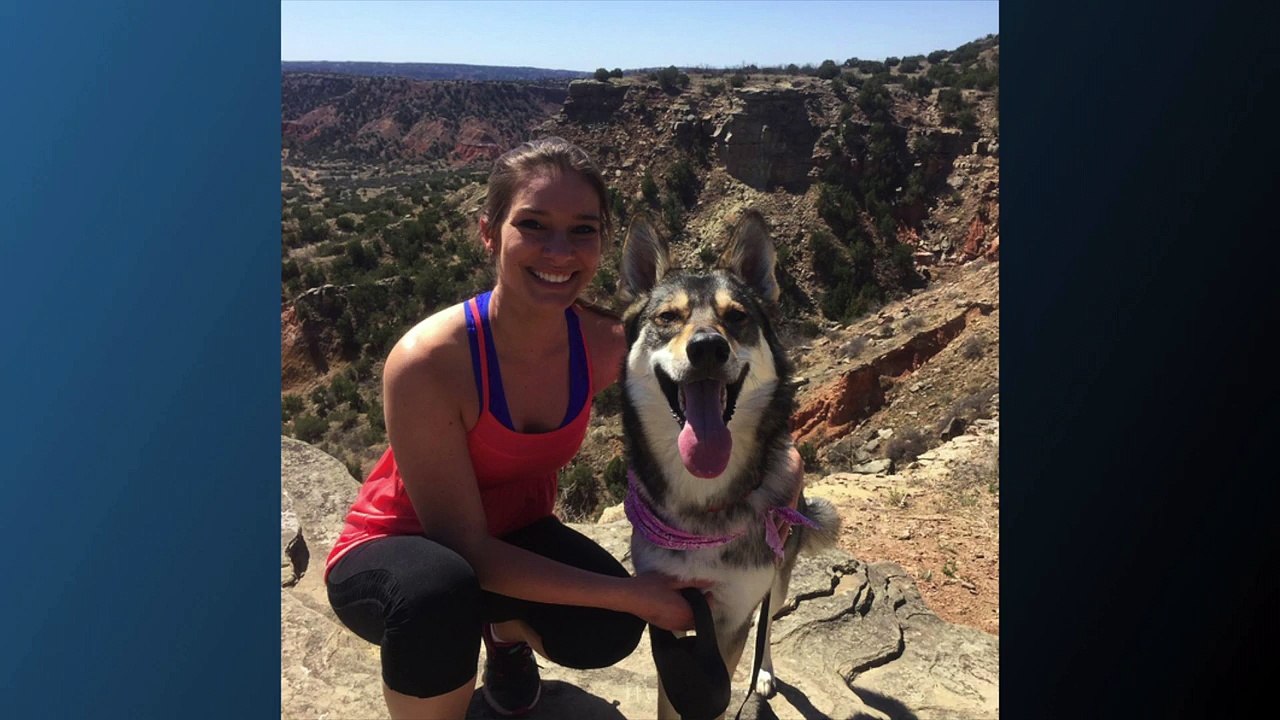 Elle conduit son chien au refuge pour lui trouv...