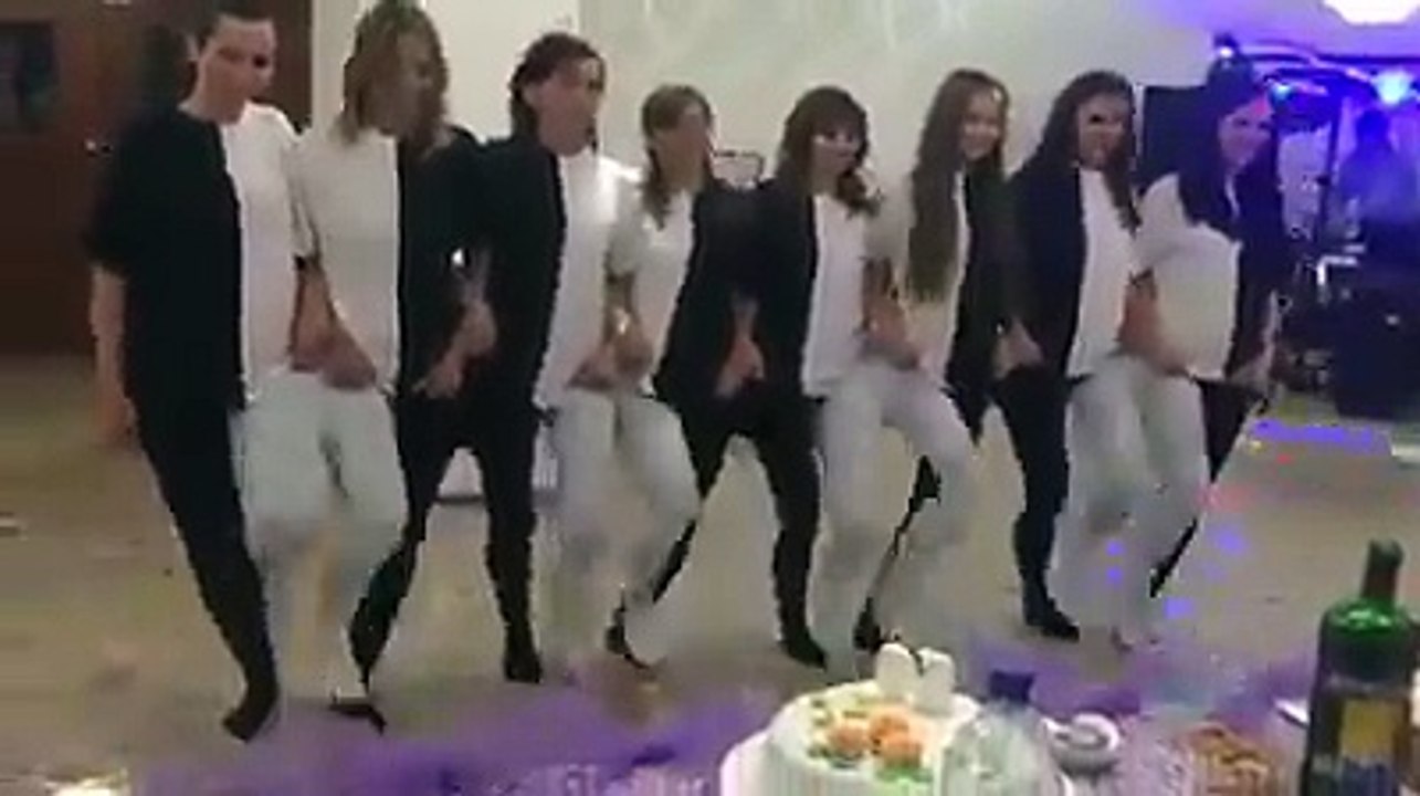 Bu Nasıl Bi Danstır Gözlerim Şaşı Oldu