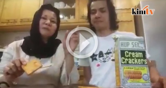 Jangan percaya biskut ada plastik, kata Raja Azmi