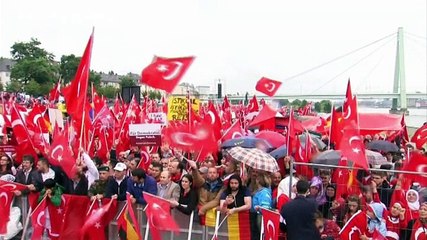 On binler Darbeye Karşı Demokrasi Mitingi için Köln'de toplandı