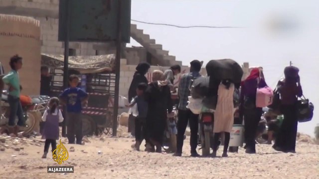 Syria’s war: Thousands of civilians manage to flee Manbij