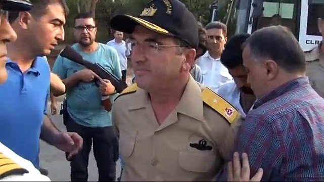 Darbeci asker bıyık altından böyle güldü! (darbe girişimi - 15.07.2016)