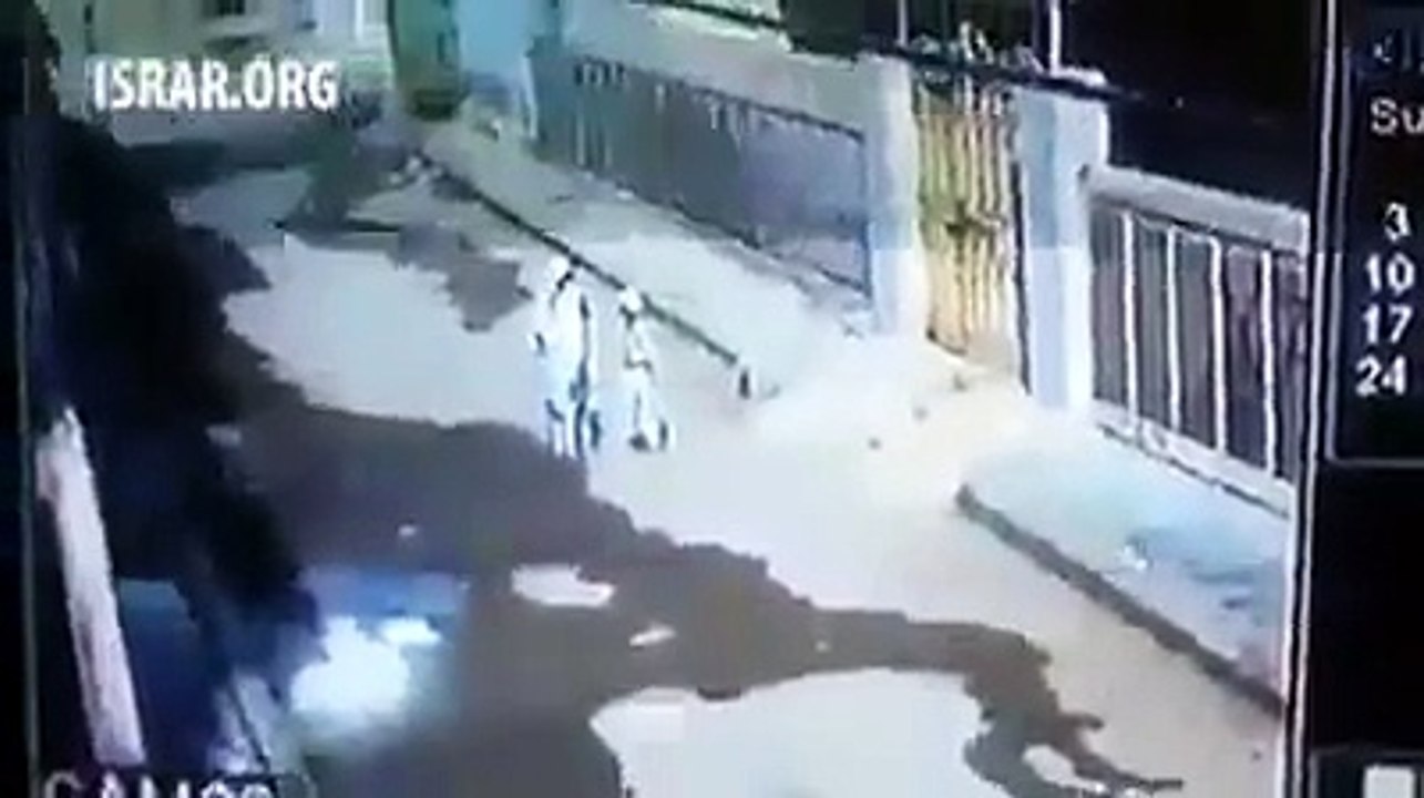 Child's Are Kidnapped In Lahore Be Careful CCTV Footage