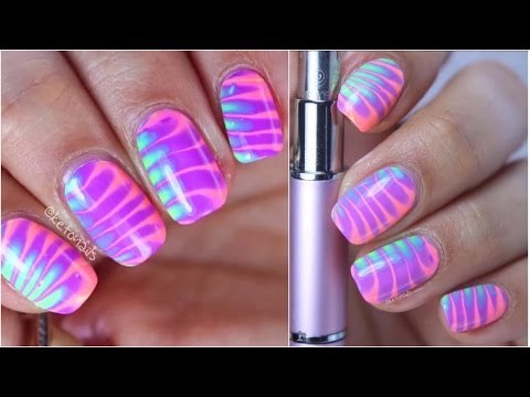 This marble effect nail art becomes internet hit