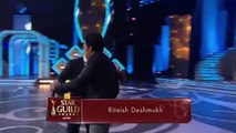 Salman Khan Masti With Shahrukh Khan  Award Show 2016 Bollywood news