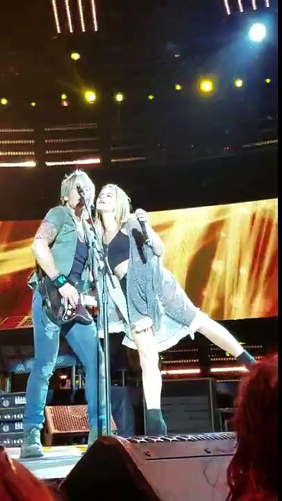 KEITH URBAN WITH MAREN MORRIS---WE WERE US--LIVE ALBUQUERQUE NM JULY 2016