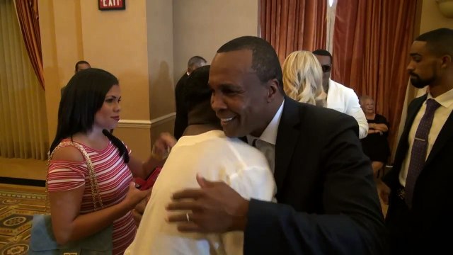 Sugar Ray Leonard on Usher playing him in 'Hands of Stone' movie