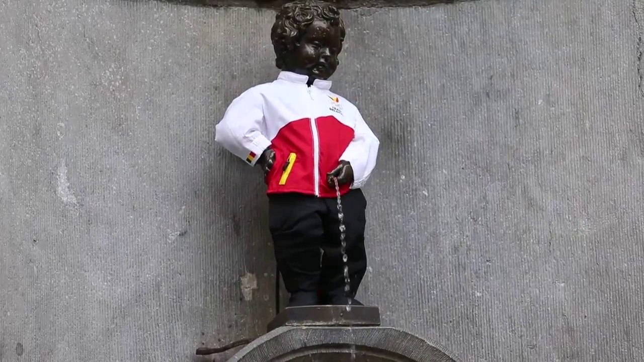 Manneken Pis revêtu du costume des athlètes olympiques belges