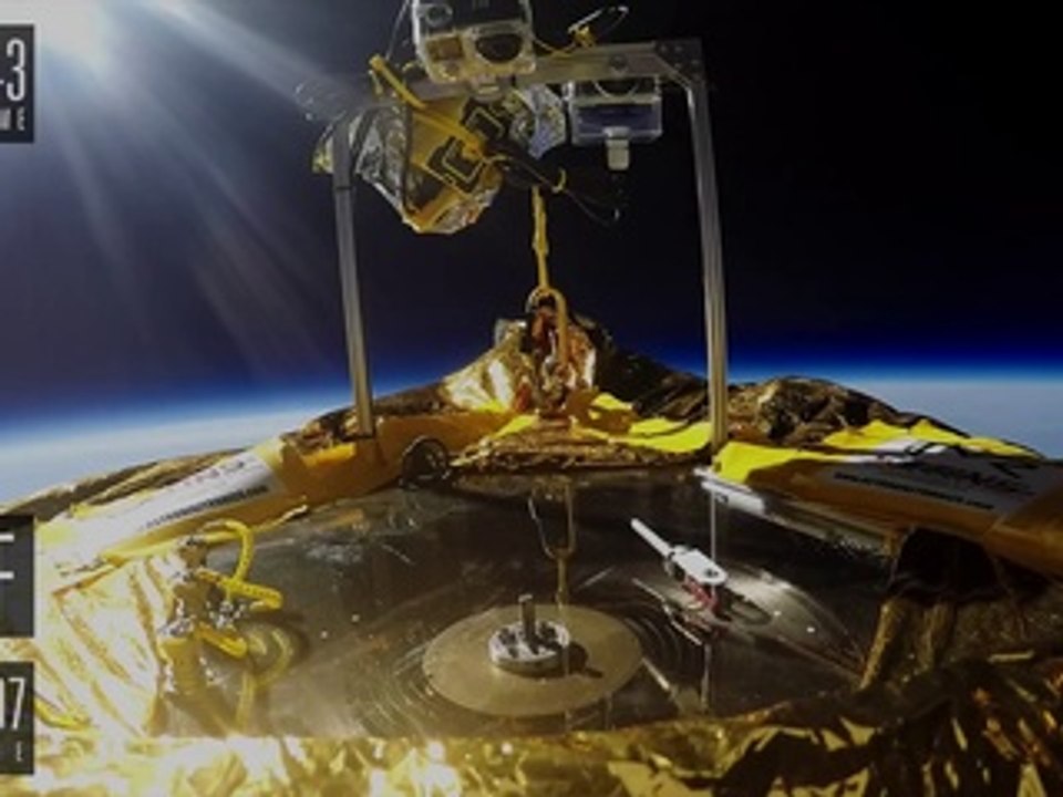 Un lecteur Vinyle envoyé dans l'espace avec de la musique !