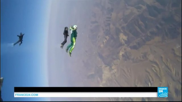 Chute libre de 7,5 km sans parachute : l'Américain Luke Aikins réussit son pari fou !